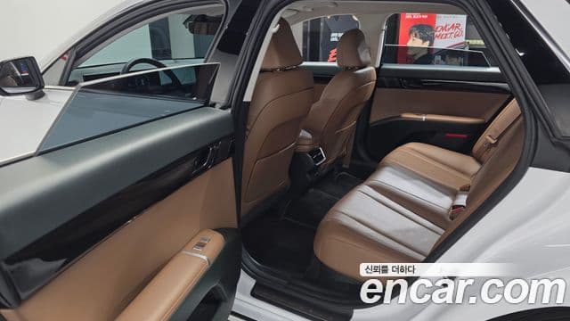 Hyundai Grandeur Hybrid 2023 — Photo 1/31