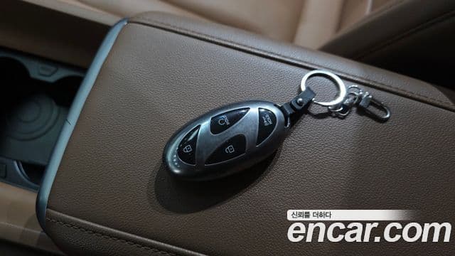 Hyundai Grandeur Hybrid 2023 — Photo 22/31