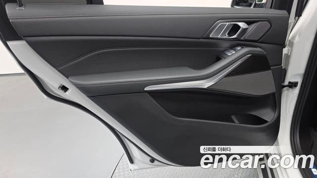 BMW X7 2025 — Photo 32/37