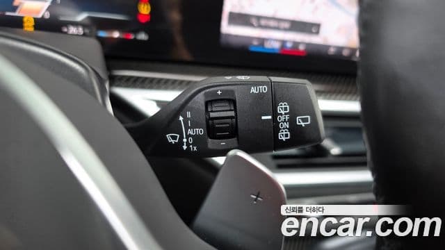 BMW X7 2025 — Photo 17/37