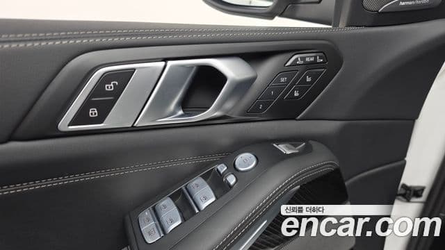 BMW X7 2025 — Photo 30/37