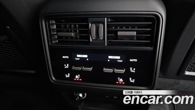 Porsche Cayenne 2025 — Фото 19/20
