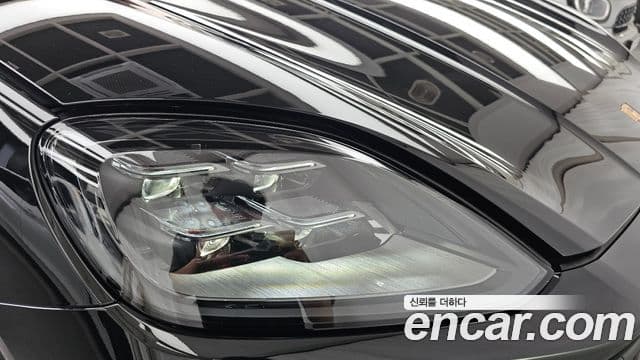 Porsche Cayenne 2025 — Şəkil 30/32