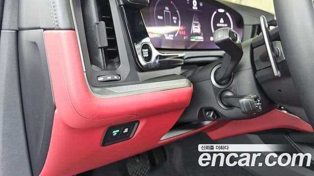 Porsche Cayenne 2025 — Şəkil 16/32