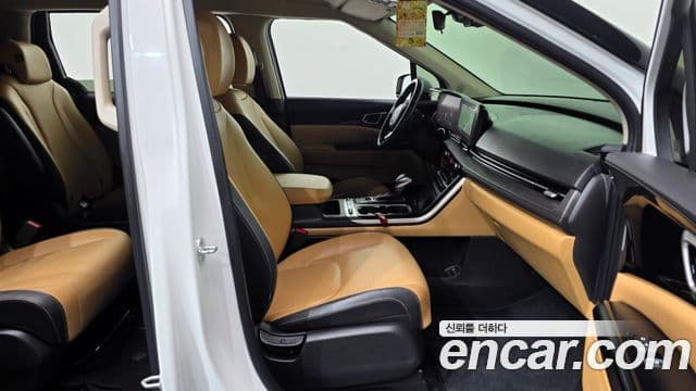 Kia Carnival 2022 — Фото 11/20