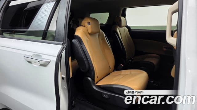 Kia Carnival 2022 — Фото 12/20