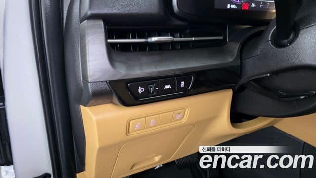 Kia Carnival 2022 — Фото 17/20