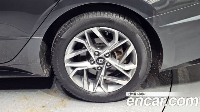 Hyundai Sonata Hybrid 2019 — Photo 30/31