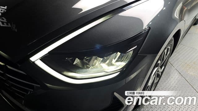 Hyundai Sonata Hybrid 2019 — Photo 25/31
