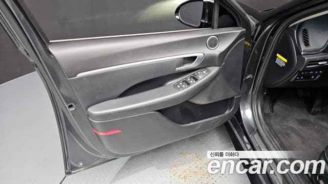 Hyundai Sonata Hybrid 2019 — Photo 18/31