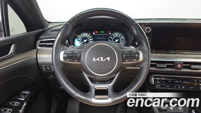 Kia K5 2023 — ფოტო 13/20