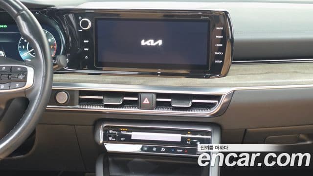 Kia K5 2023 — ფოტო 14/20