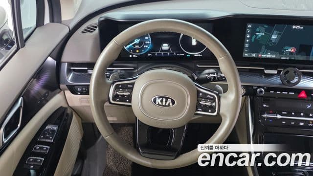 Kia Carnival 2021 — Фото 13/20