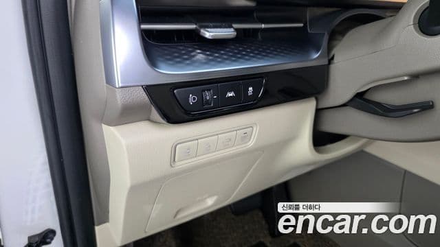 Kia Carnival 2021 — Фото 17/20