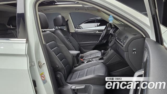 Volkswagen Tiguan Allspace 2020 — ფოტო 11/20