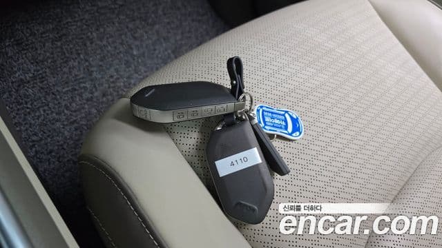 Kia Carnival 2024 — Фото 16/20