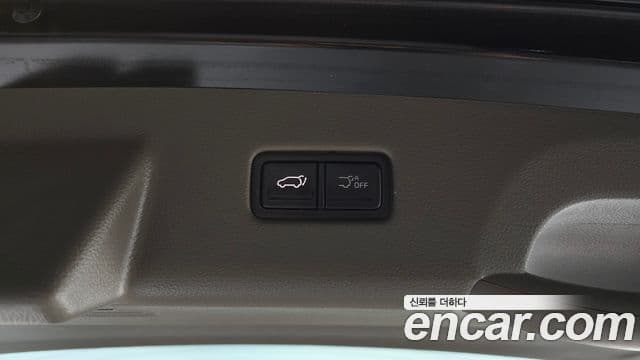 Kia Carnival 2024 — Фото 18/20