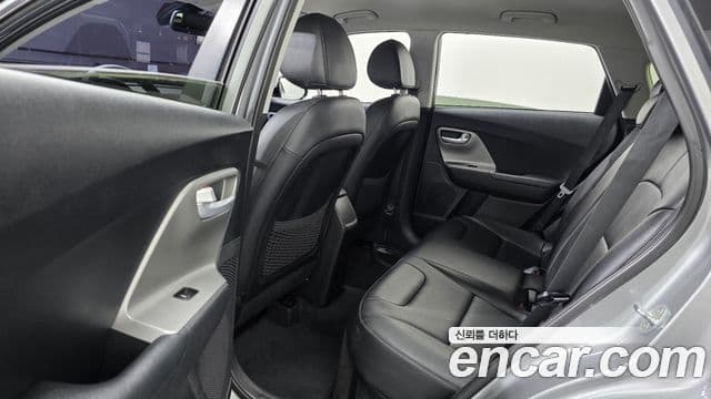 Kia Niro 2019 — Şəkil 12/20