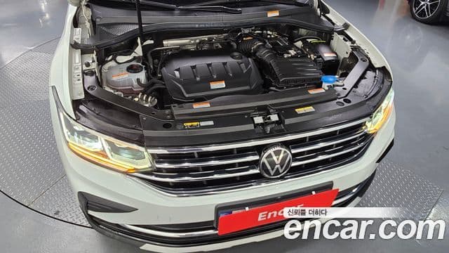 Volkswagen Tiguan 2022 — ფოტო 4/20