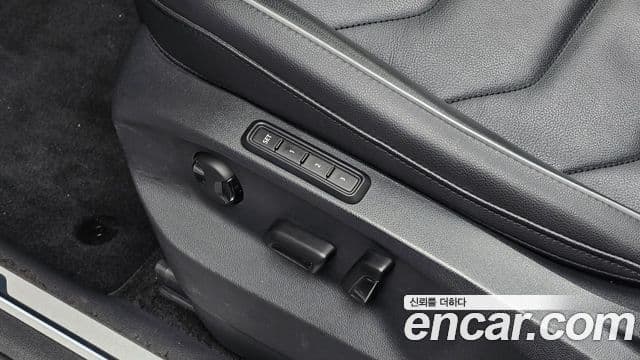 Volkswagen Tiguan 2022 — ფოტო 19/20