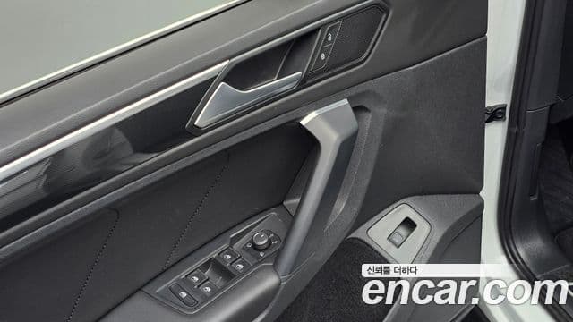 Volkswagen Tiguan 2022 — ფოტო 20/20
