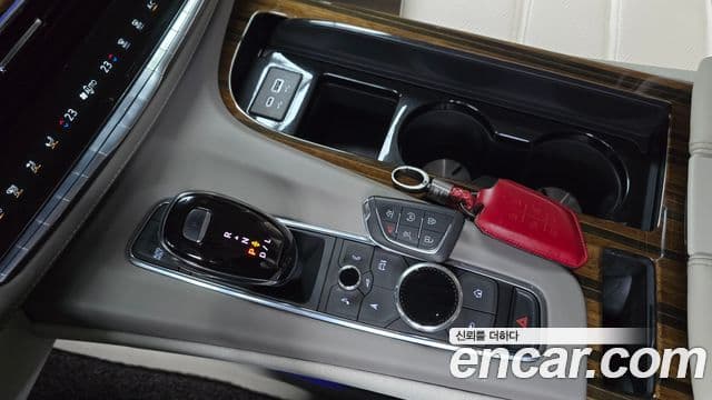 Cadillac Escalade 2023 — Şəkil 9/20