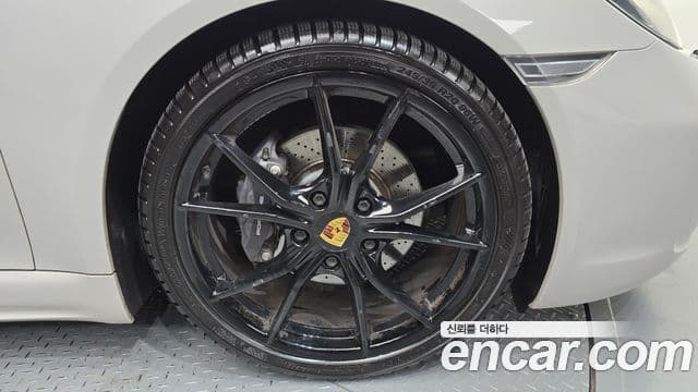 Porsche 718 Boxster 2018 — Photo 17/20