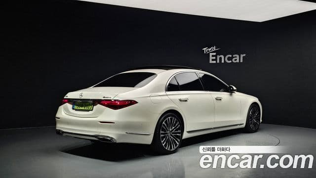 Mercedes-Benz S-Class 2022 — Photo 11/20
