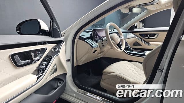 Mercedes-Benz S-Class 2022 — Photo 2/20