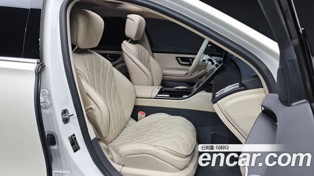 Mercedes-Benz S-Class 2022 — Photo 10/20