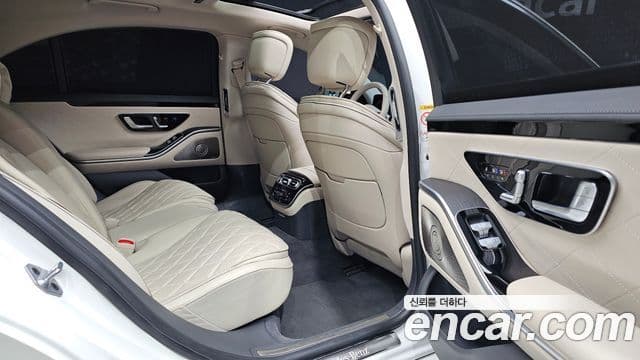 Mercedes-Benz S-Class 2022 — Photo 12/20