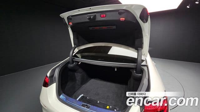 Mercedes-Benz S-Class 2022 — Photo 1/20