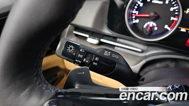 Kia Carnival 2023 — Şəkil 16/20