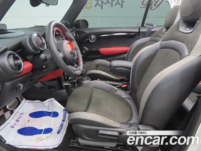 Mini Cooper S Convertible 2020 — ფოტო 14/20