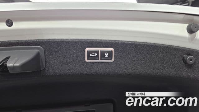 Genesis Electrified G80 2022 — ფოტო 16/20
