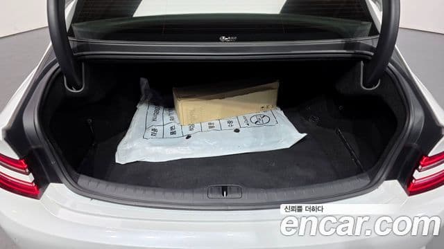 Genesis Electrified G80 2022 — ფოტო 17/20
