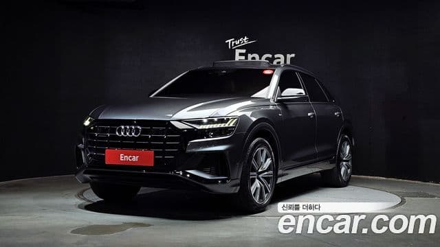 Audi Q7 2021 — ფოტო 1/20