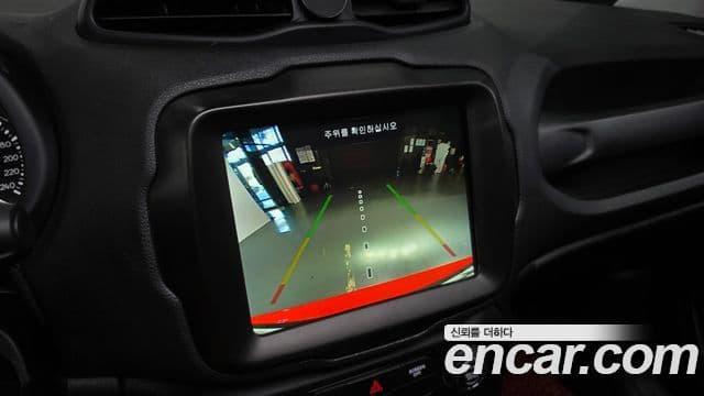 Jeep Renegade 2022 — фото 16 из 20
