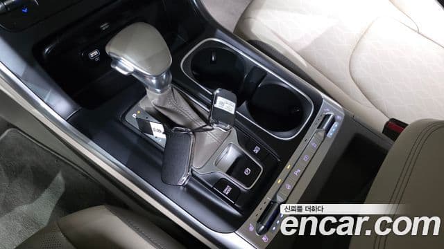 Kia Carnival 2020 — фото 9 из 20