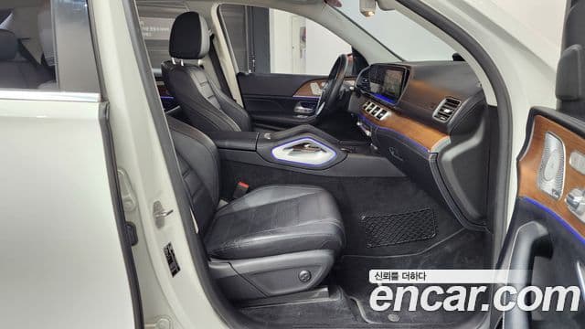 Mercedes-Benz GLE-Class 2019 — Şəkil 34/36