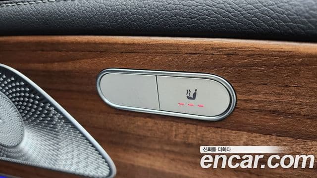 Mercedes-Benz GLE-Class 2019 — Şəkil 31/36