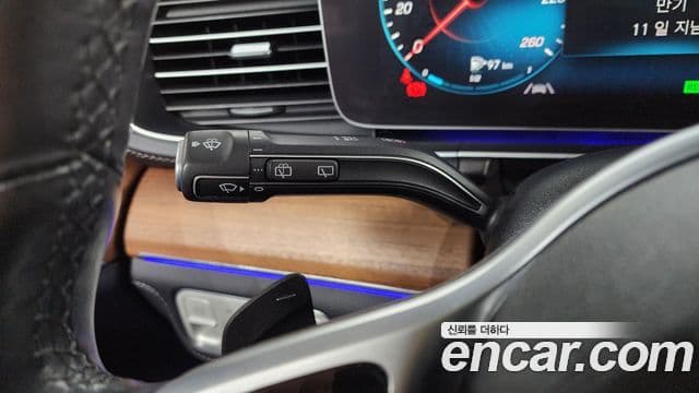 Mercedes-Benz GLE-Class 2019 — Şəkil 24/36