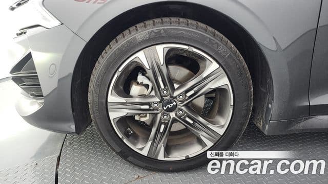Kia K5 2023 — ფოტო 5/20