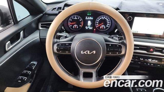 Kia K5 2023 — ფოტო 13/20