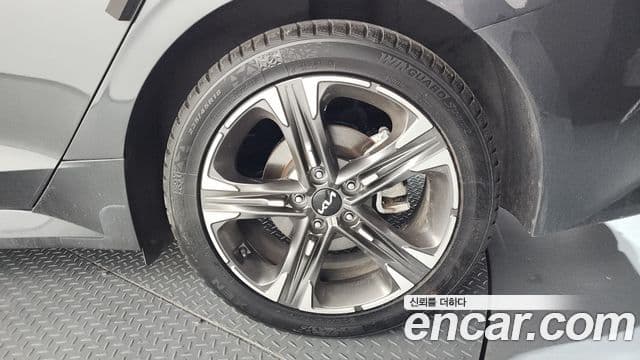 Kia K5 2023 — Photo 32/33