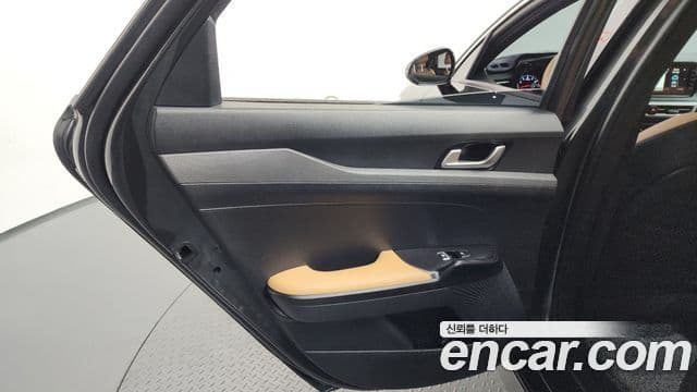 Kia K5 2023 — Photo 19/33