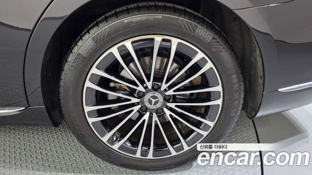 Mercedes-Benz S-Class 2021 — Photo 12/37