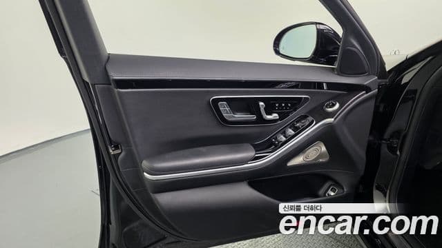Mercedes-Benz S-Class 2021 — Photo 26/37