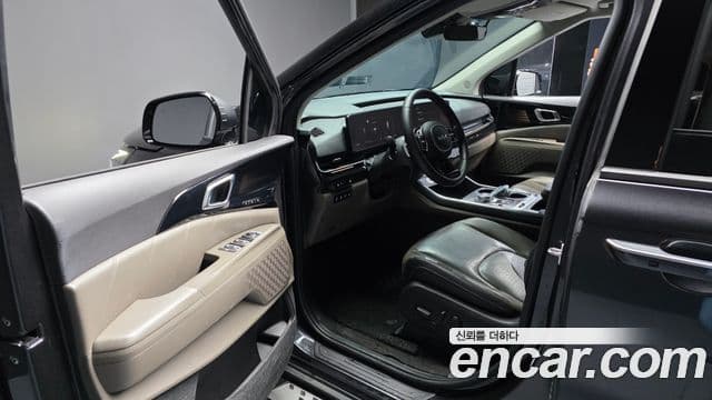 Kia Carnival 2024 — фото 10 из 20