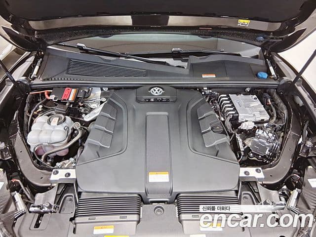 Volkswagen Touareg 2024 — ფოტო 5/15